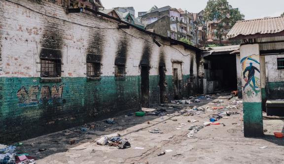  Burnt exterior of the Bukavu Central Prison which was abandoned